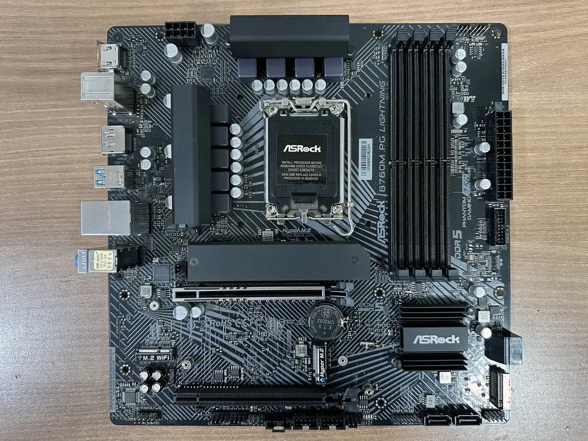 ASRock B760M PG LIGHTNING D5 메인보드