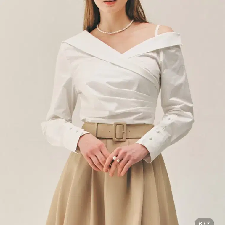 브라이드앤유 블라우스 MIRIAM One shoulder shirt bl