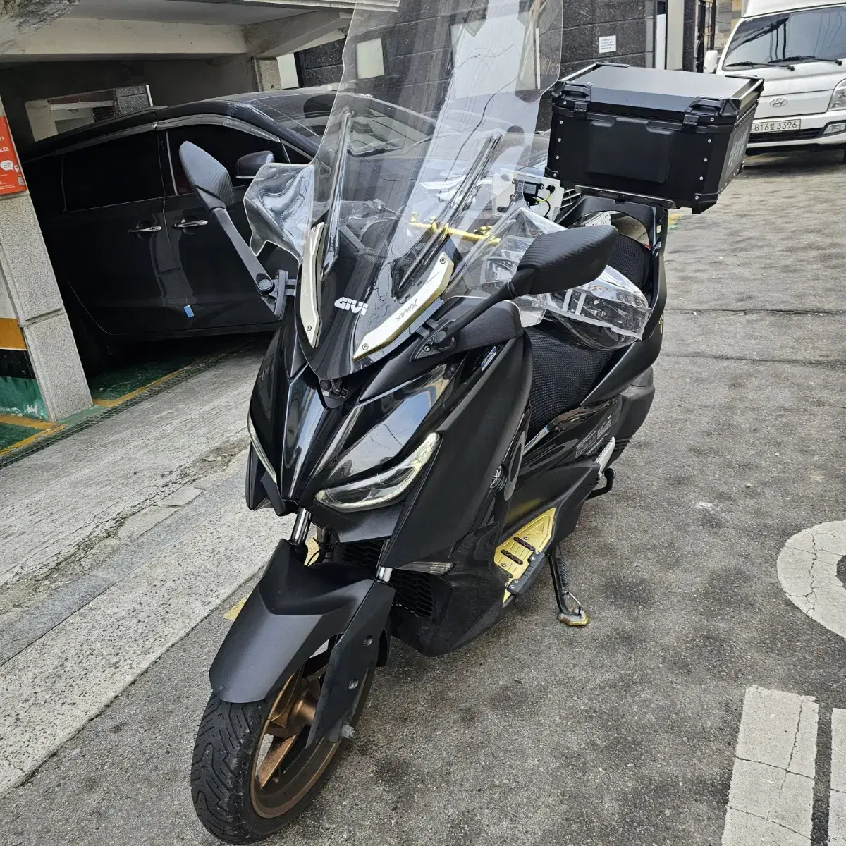 Xmax 22년식 15000km 신차급 480만원 판매합니다! (pcx