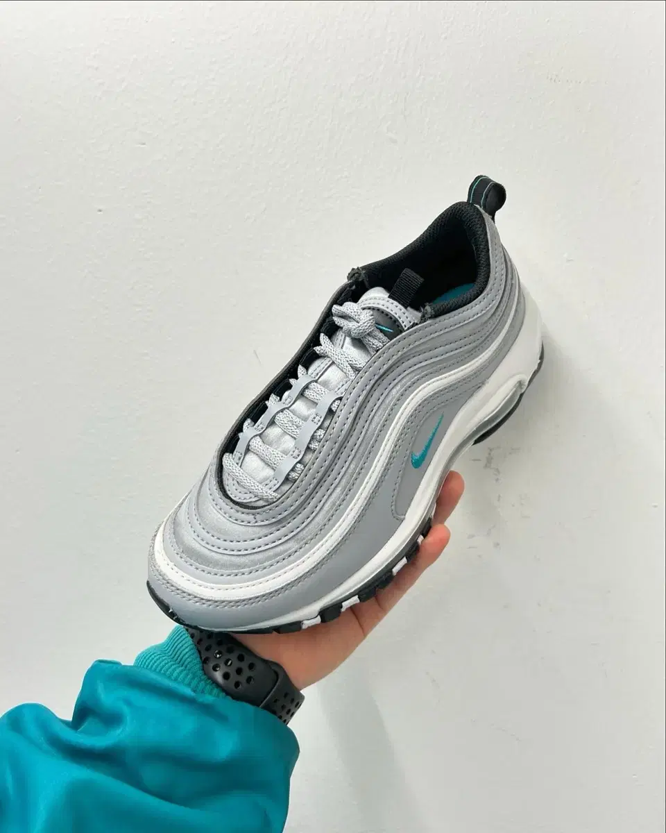 NIKE MAX 97 울프 그레이 틸 네뷸라 235mm