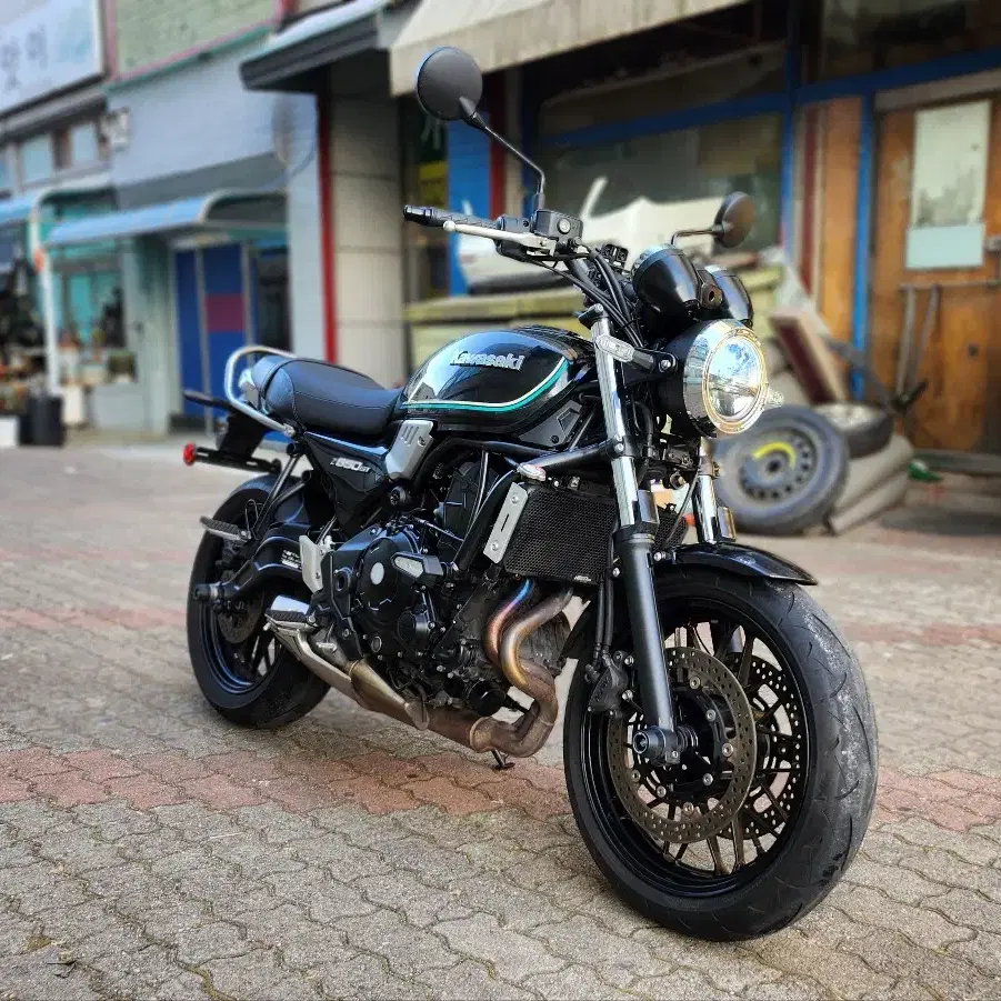 22년식 가와사키 Z650RS 판매합니다.