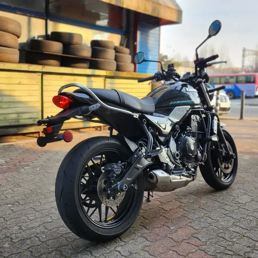 22년식 가와사키 Z650RS 판매합니다.