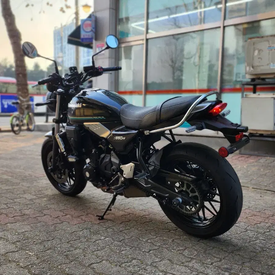 22년식 가와사키 Z650RS 판매합니다.