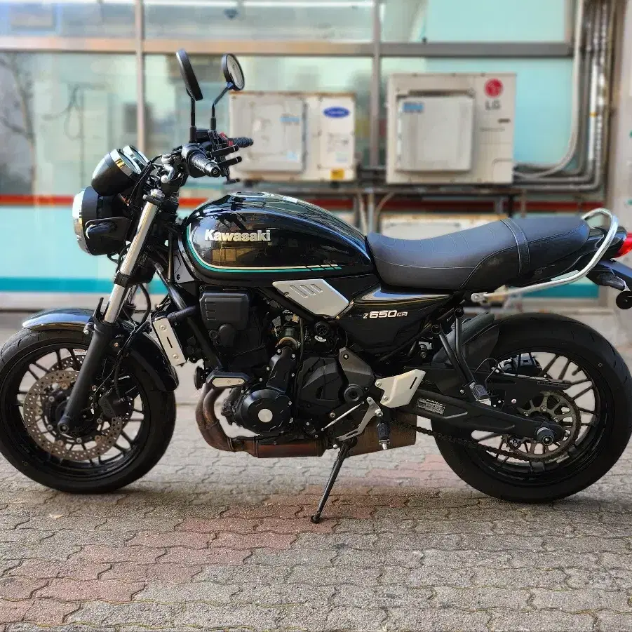 22년식 가와사키 Z650RS 판매합니다.