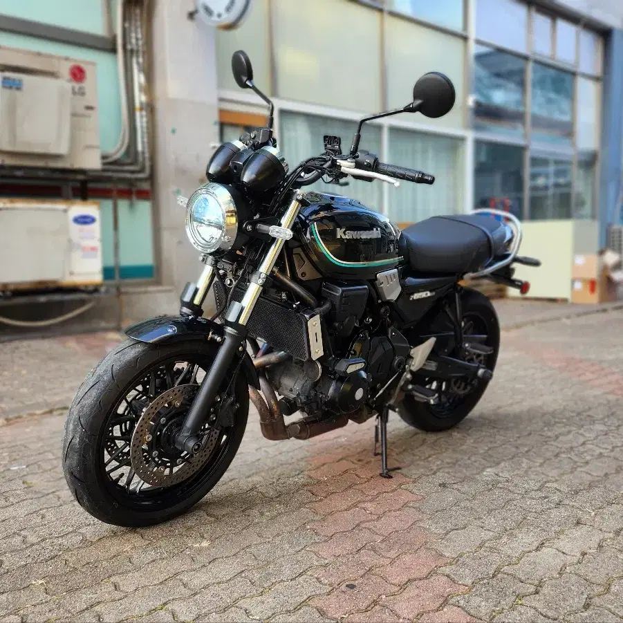 22년식 가와사키 Z650RS 판매합니다.