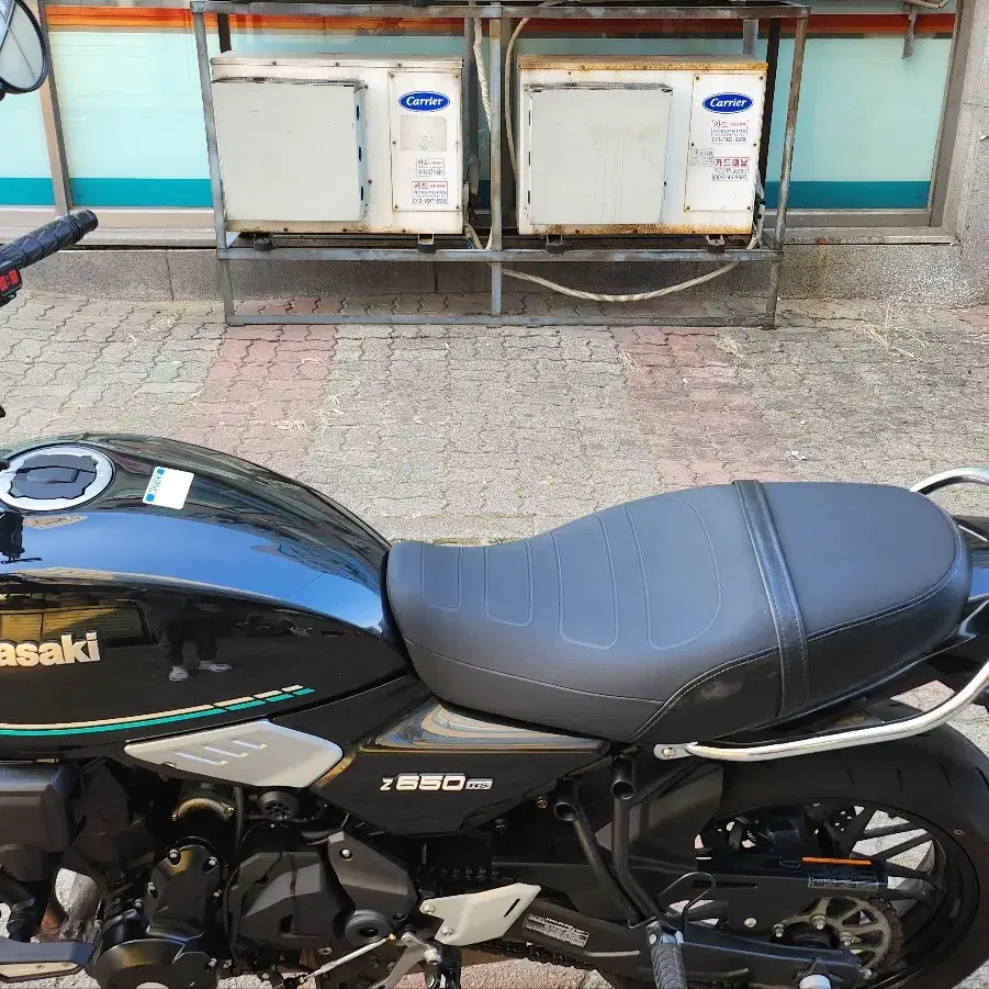 22년식 가와사키 Z650RS 판매합니다.