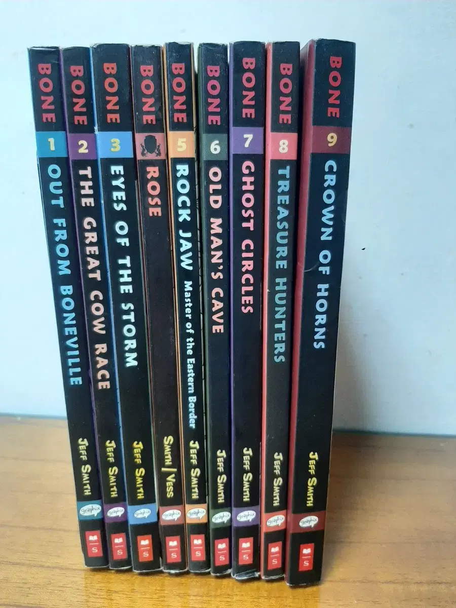 Jeff Smith BONE series 9 volumes complete