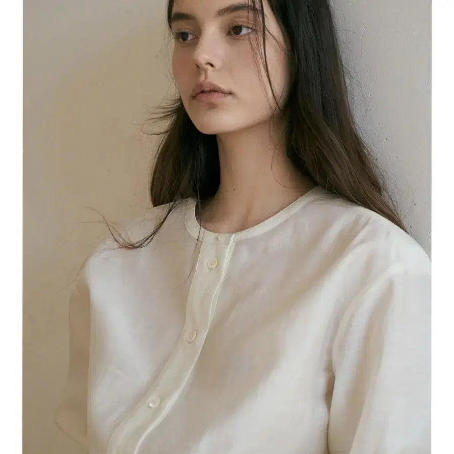 라머레이 블라우스 (round neck tencel blouse) 새제품