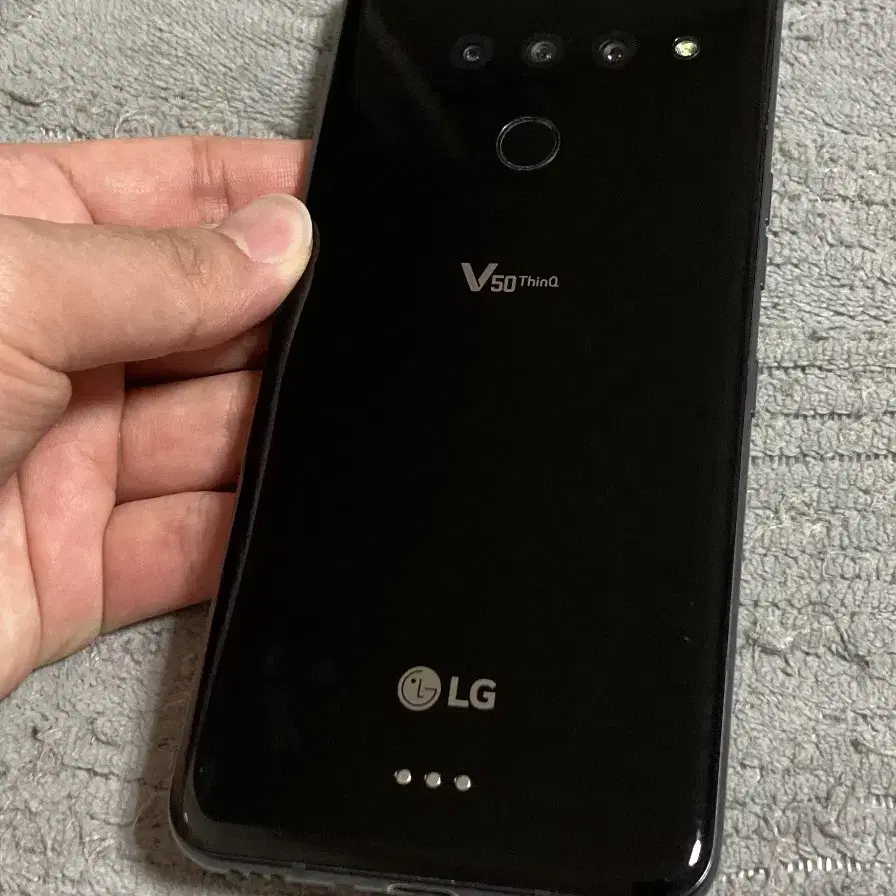 LG V50 블랙 128G 저렴히 판매해요~