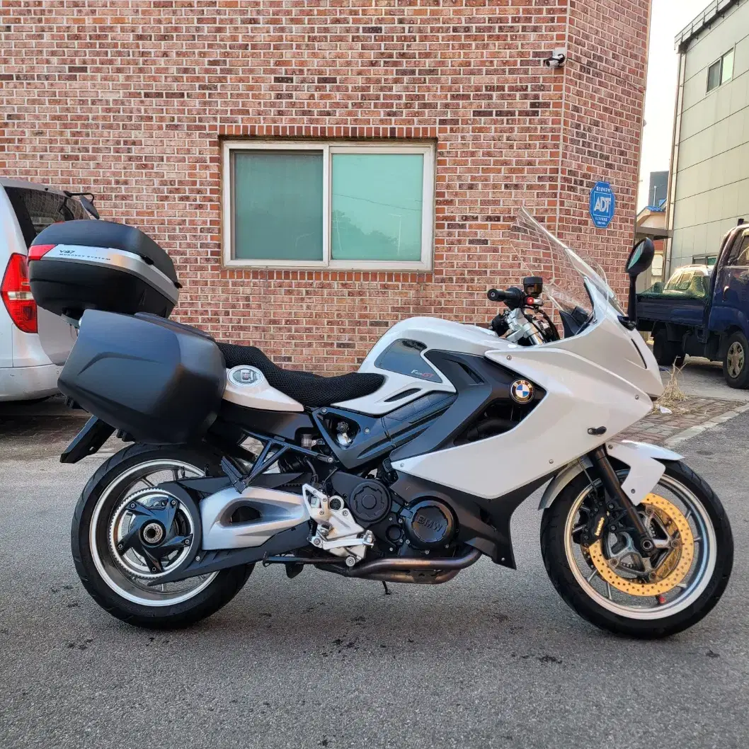 BMW F800GT 13년 3.4만km 구변완,3박스,거치대 짧은키로수