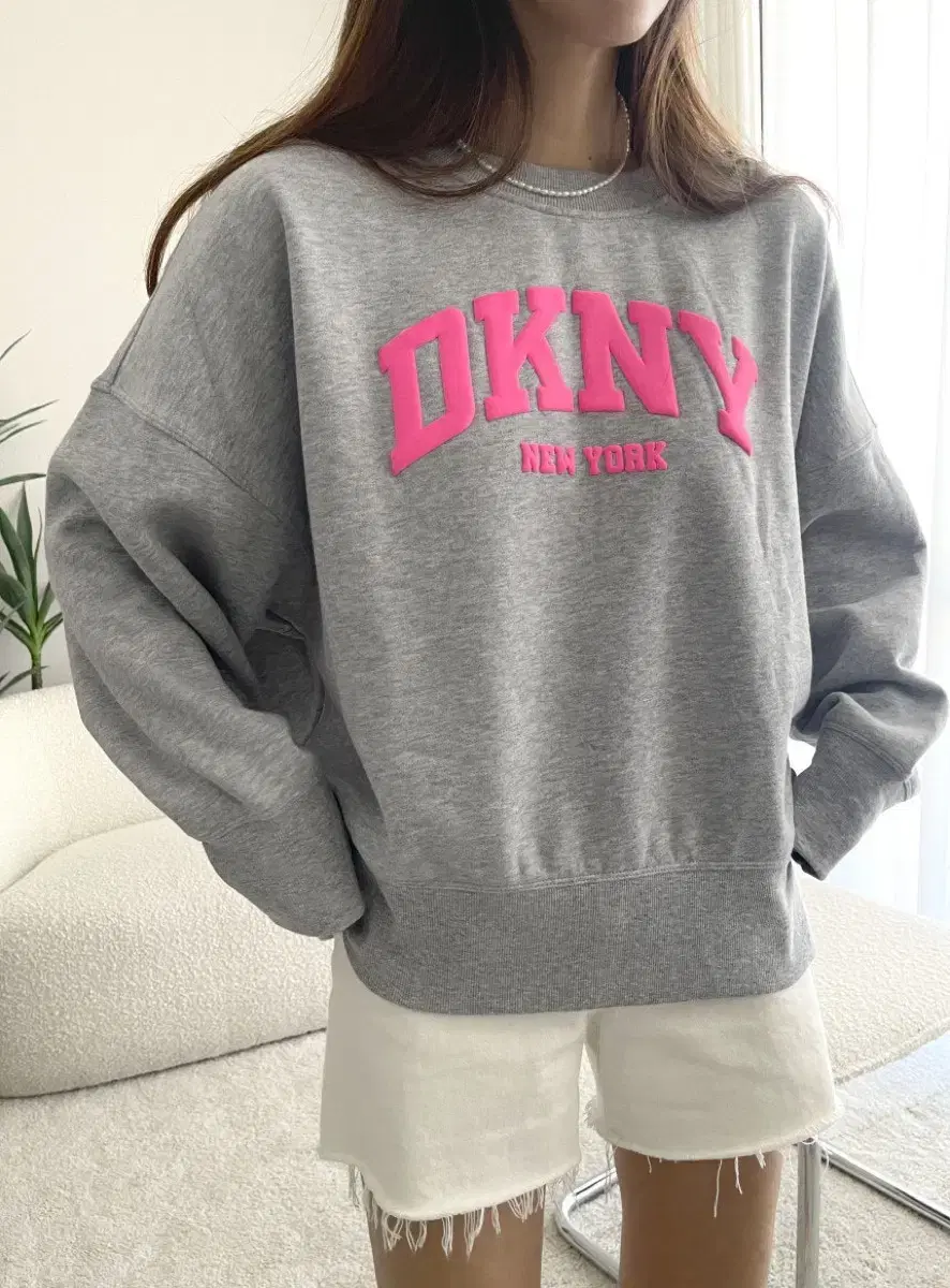 (새제품) DKNY 우먼 스웻셔츠  그레이 XS(55)