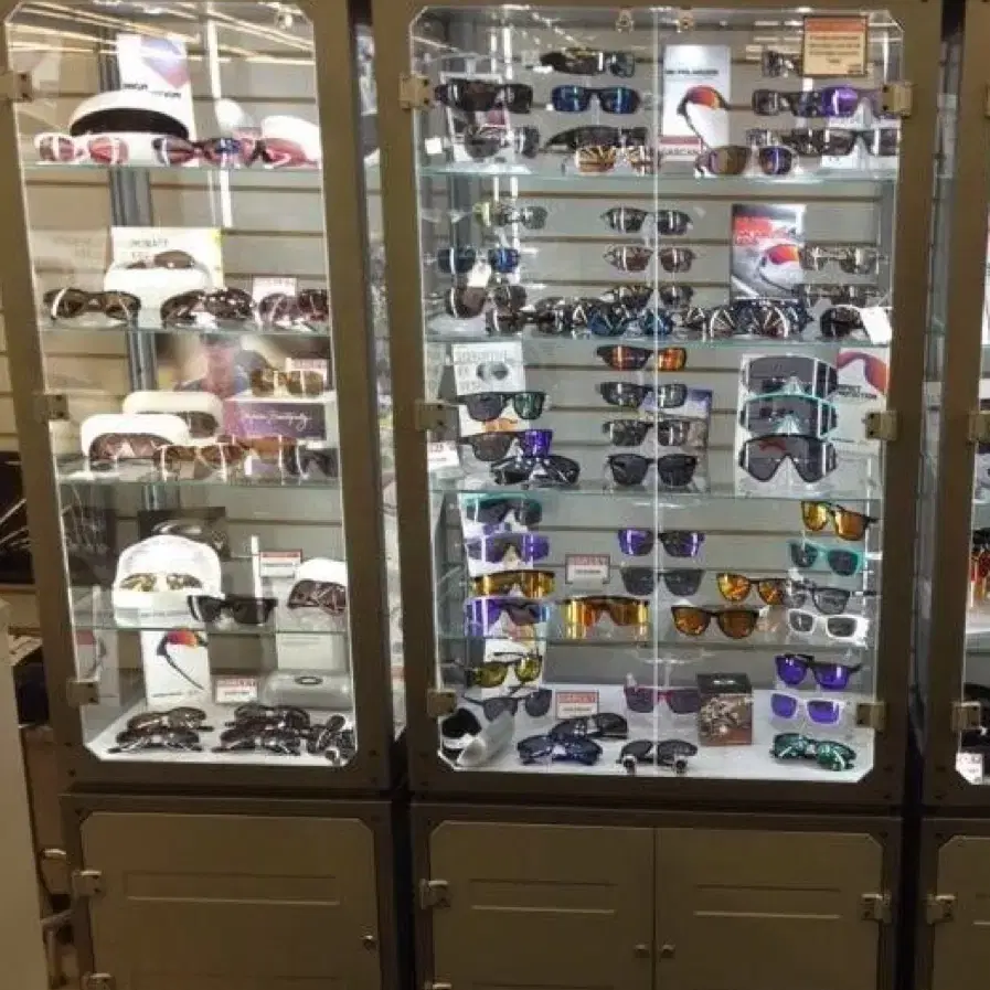 Oakley Display 오클리 대형 진열장 2개