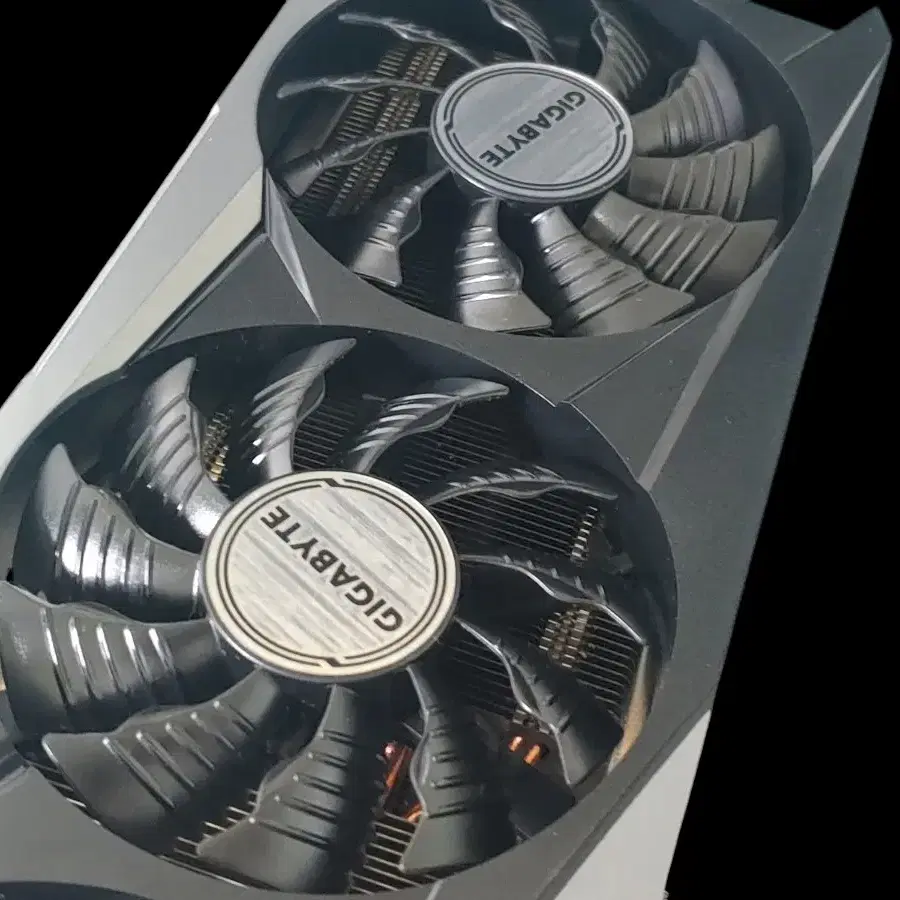 기가바이트 지포스 RTX3070 OC D6 8GB 그래픽카드 3팬