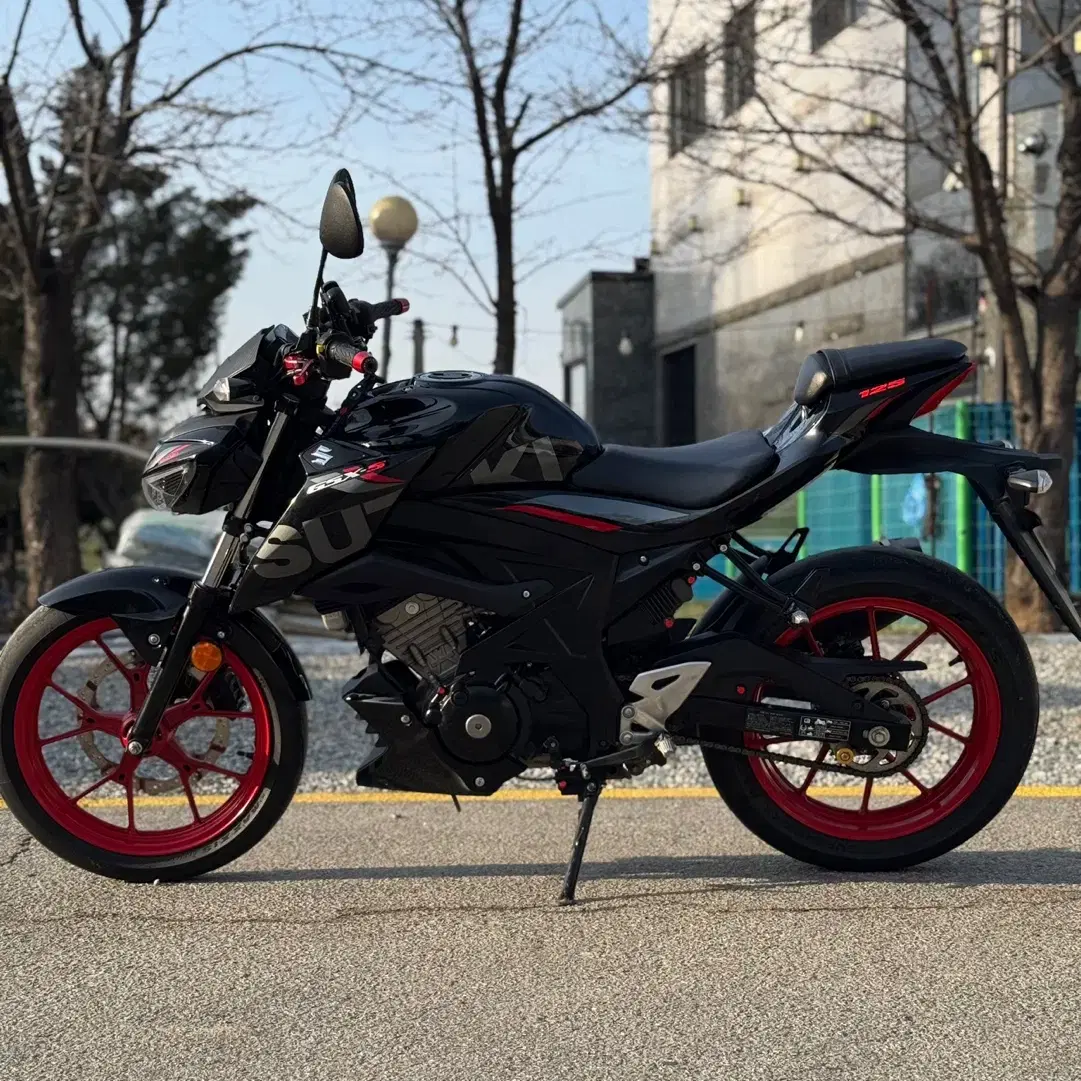 최저가)GSXS125 19년식 짧은키로수 저렴하게 판매합니다.