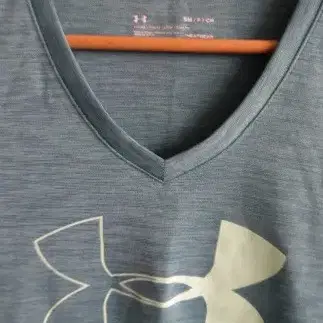 UNDER ARMOUR 반팔 티  (12-9)