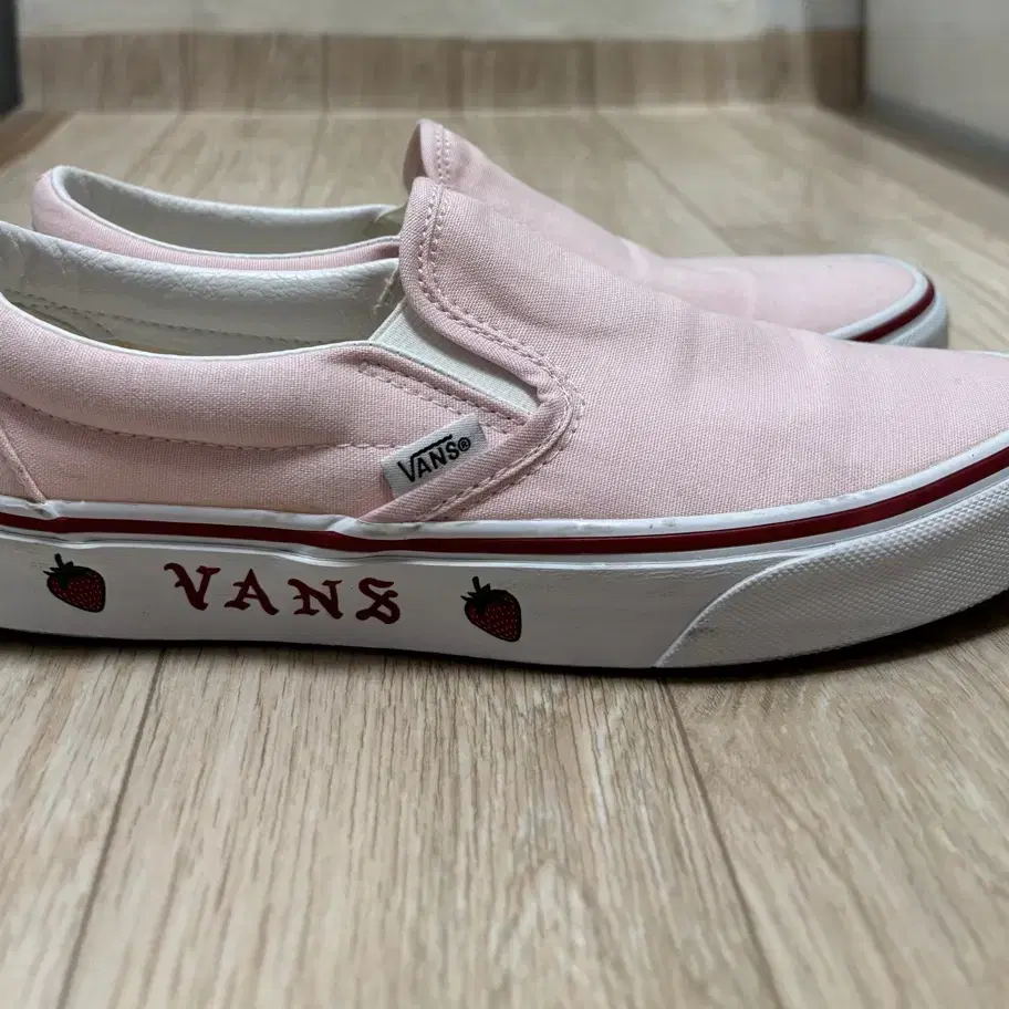 여성 반스 VANS 딸기 사이드왈 클래식 미국 한정판 240