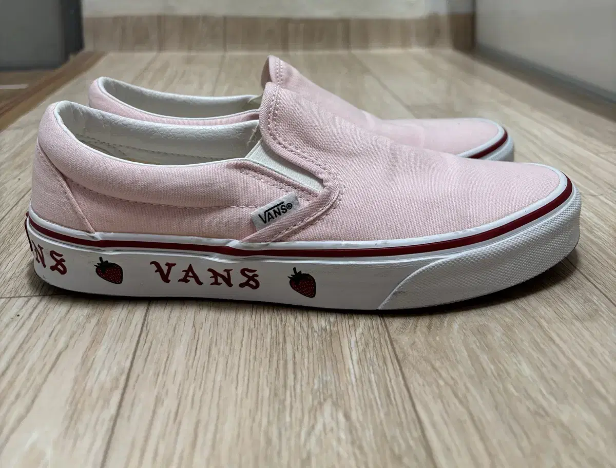 여성 반스 VANS 딸기 사이드왈 클래식 미국 한정판 240