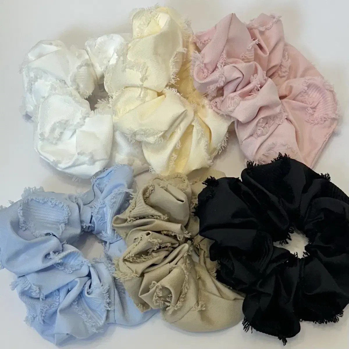 [New Product] Heart Tassel Scrunchie Shoo Shoo