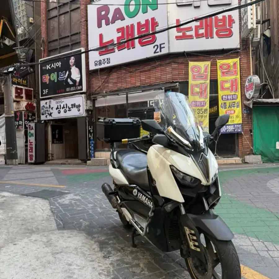 부산 xmax300 18년식 올수리 차량 외관 신차급