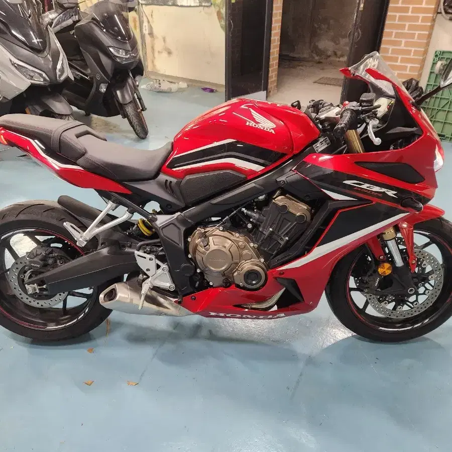 cbr 650r 21년식 키로수 5천