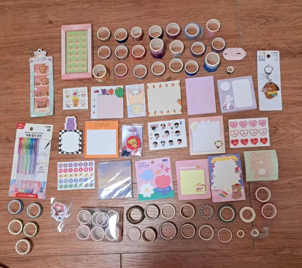 I'm selling my desk organizer supplies