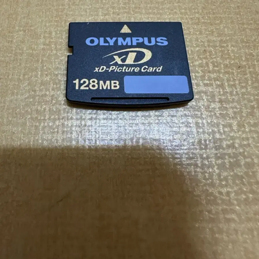 XD메모리 카드 128 MB 판매합니다.