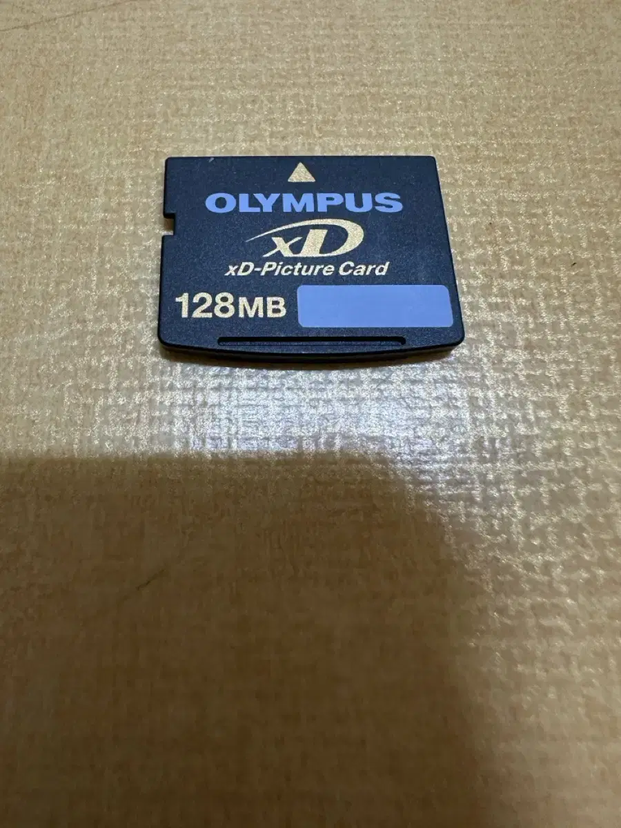 XD메모리 카드 128 MB 판매합니다.