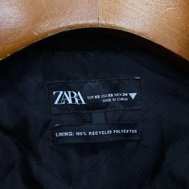 자라 ZARA 캐쥬얼 뽀글이 크롭 집업 100 C00538