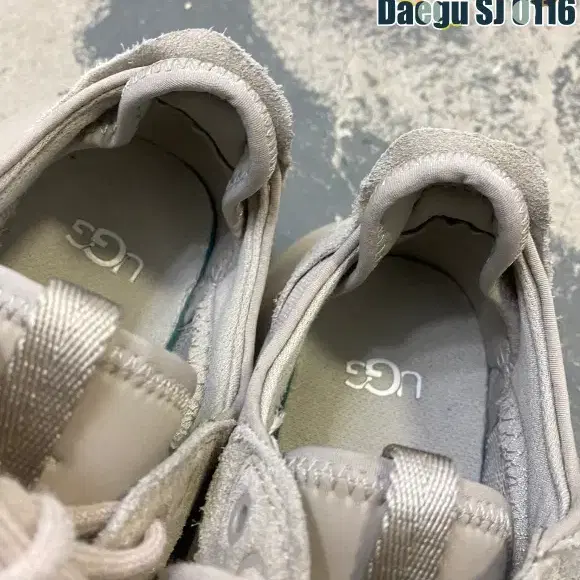 240 어그 UGG LA알토 로우 트레이너 스니커즈 운동화