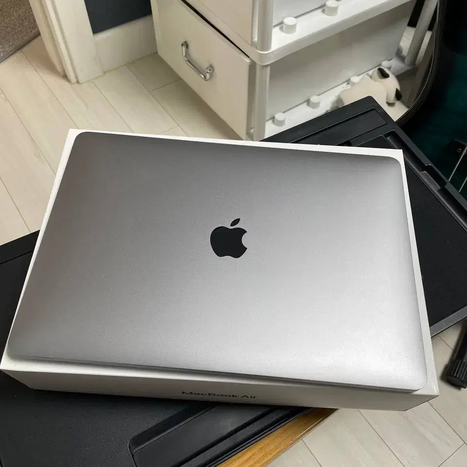 MacBook Air (M1, 2020) 8, 256기가 모델 단품