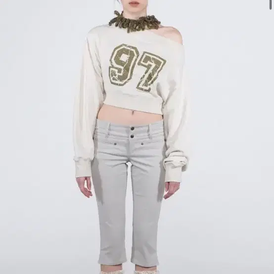 스컬프터 Off-Shoulder Cropped Sweatshirt Whi