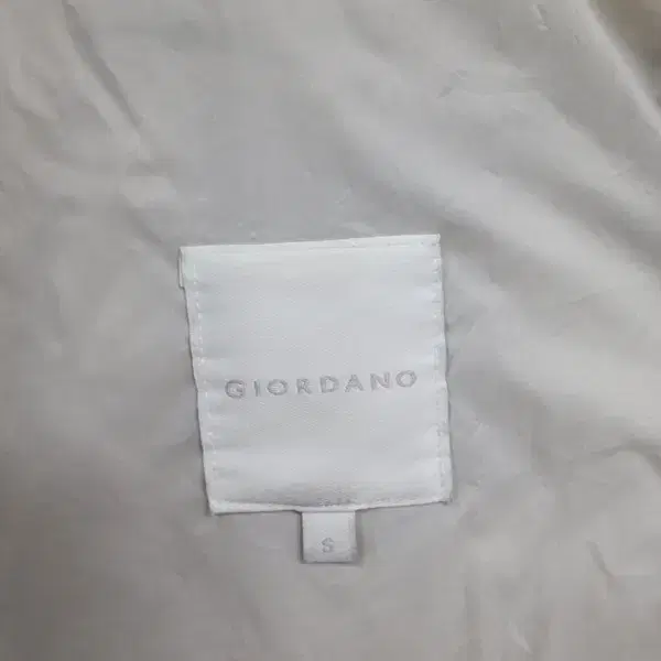 GIORDANO 베이지 패딩 공용 S A305