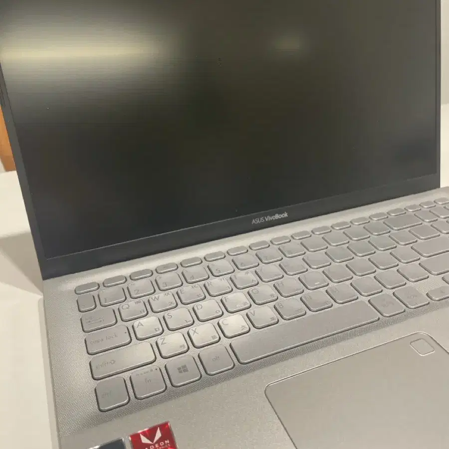 ASUS VivoBook 노트북