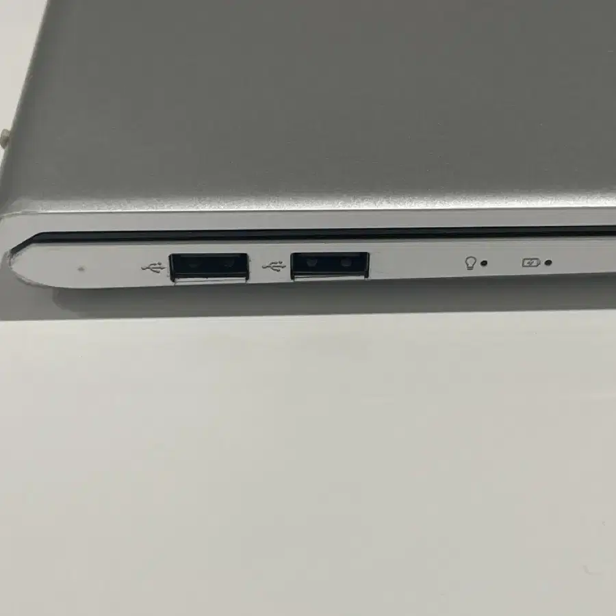 ASUS VivoBook 노트북