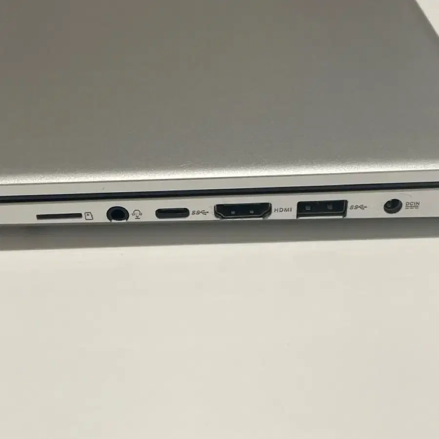 ASUS VivoBook 노트북