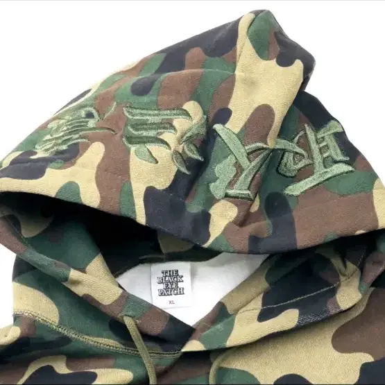 BlackEyePatch CAMOUFLAGE HOODIE