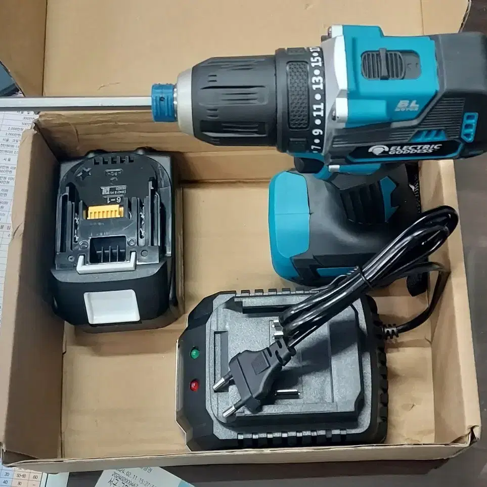 [새제품] 1700rpm 브러시리스 임펙트 드릴 Makita 18v