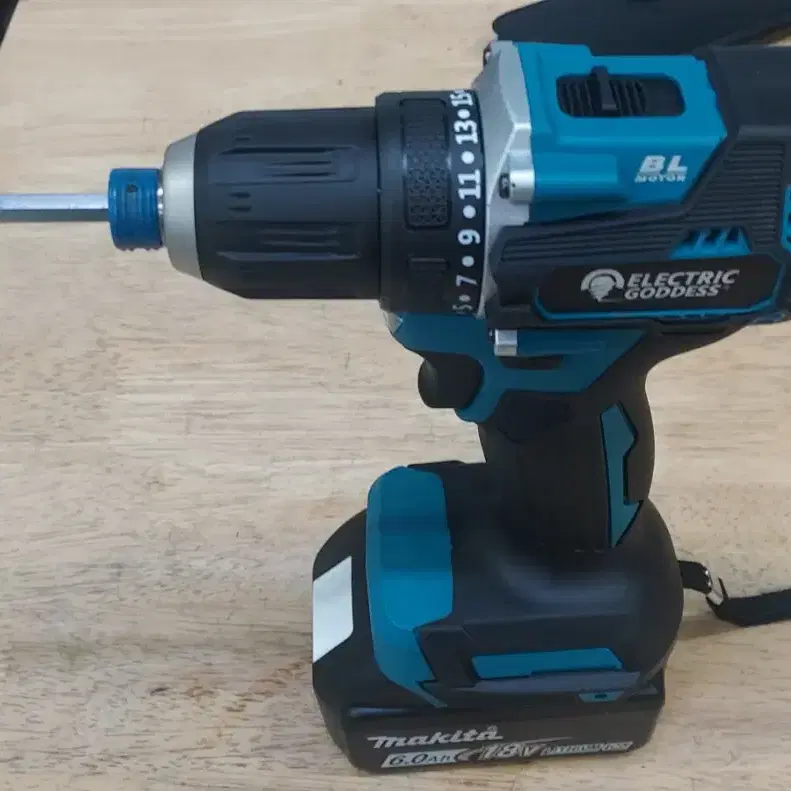 [새제품] 1700rpm 브러시리스 임펙트 드릴 Makita 18v