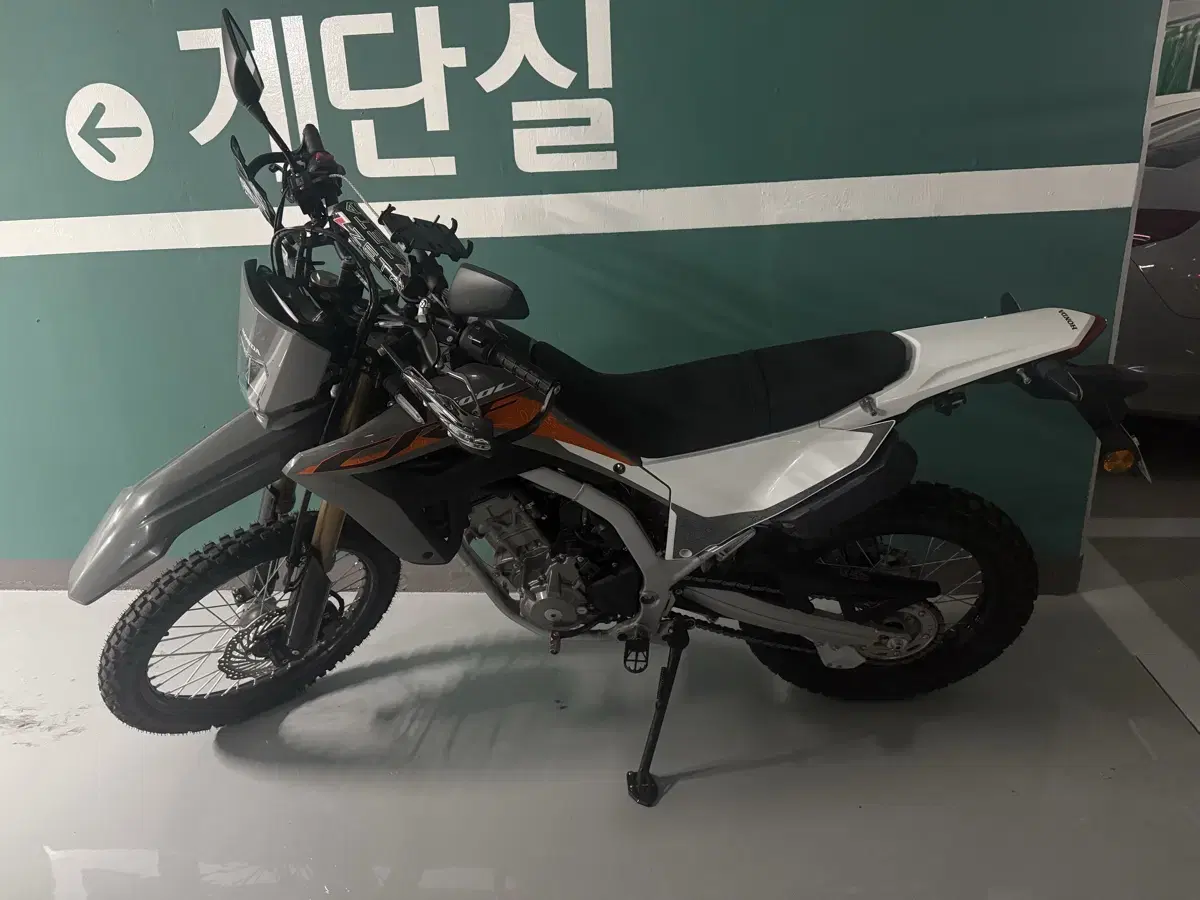 crf300l 24년 950km 신차급 튜닝 이빠이데스