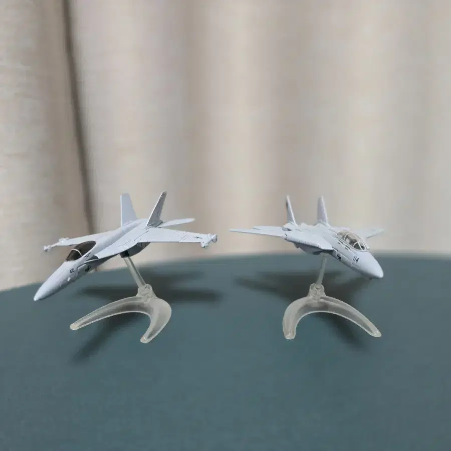 corgi 탑건 매버릭 다이캐스트 2종 f-14 f-18