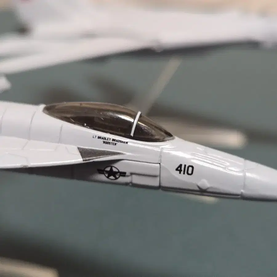 corgi 탑건 매버릭 다이캐스트 2종 f-14 f-18