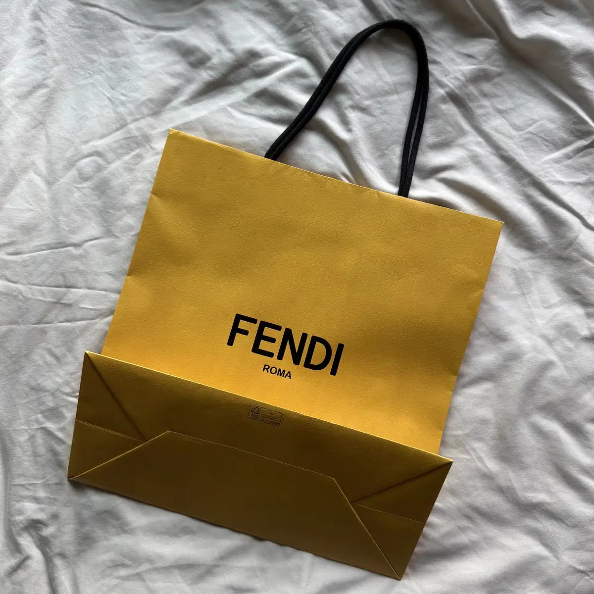 FENDI 팬디 쇼핑백 종이백 종이가방 팬디쇼핑백 팬디종이백 팬티가방