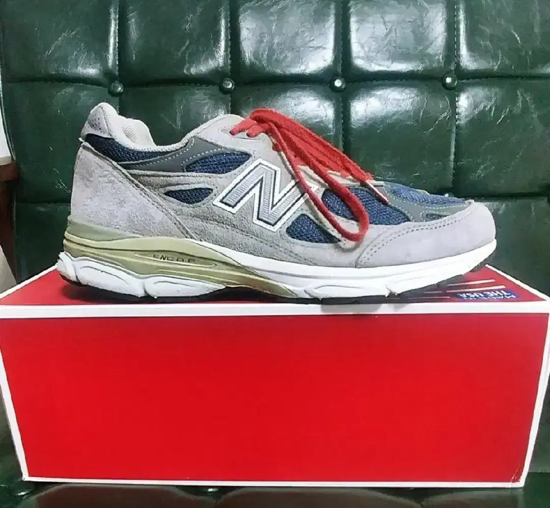 285) 뉴발란스 990v3