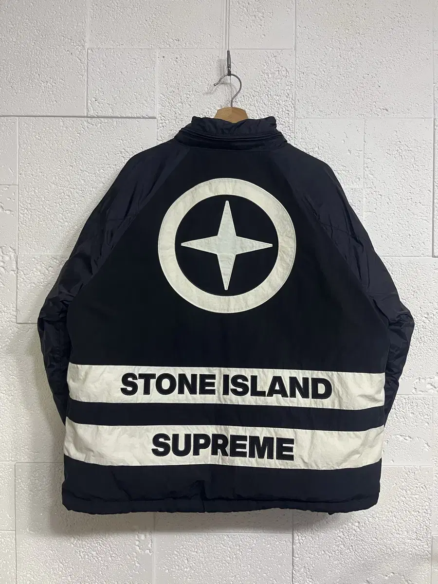 Supreme x Stone Island Reversible Down Puffer Jacket Black - 23FW