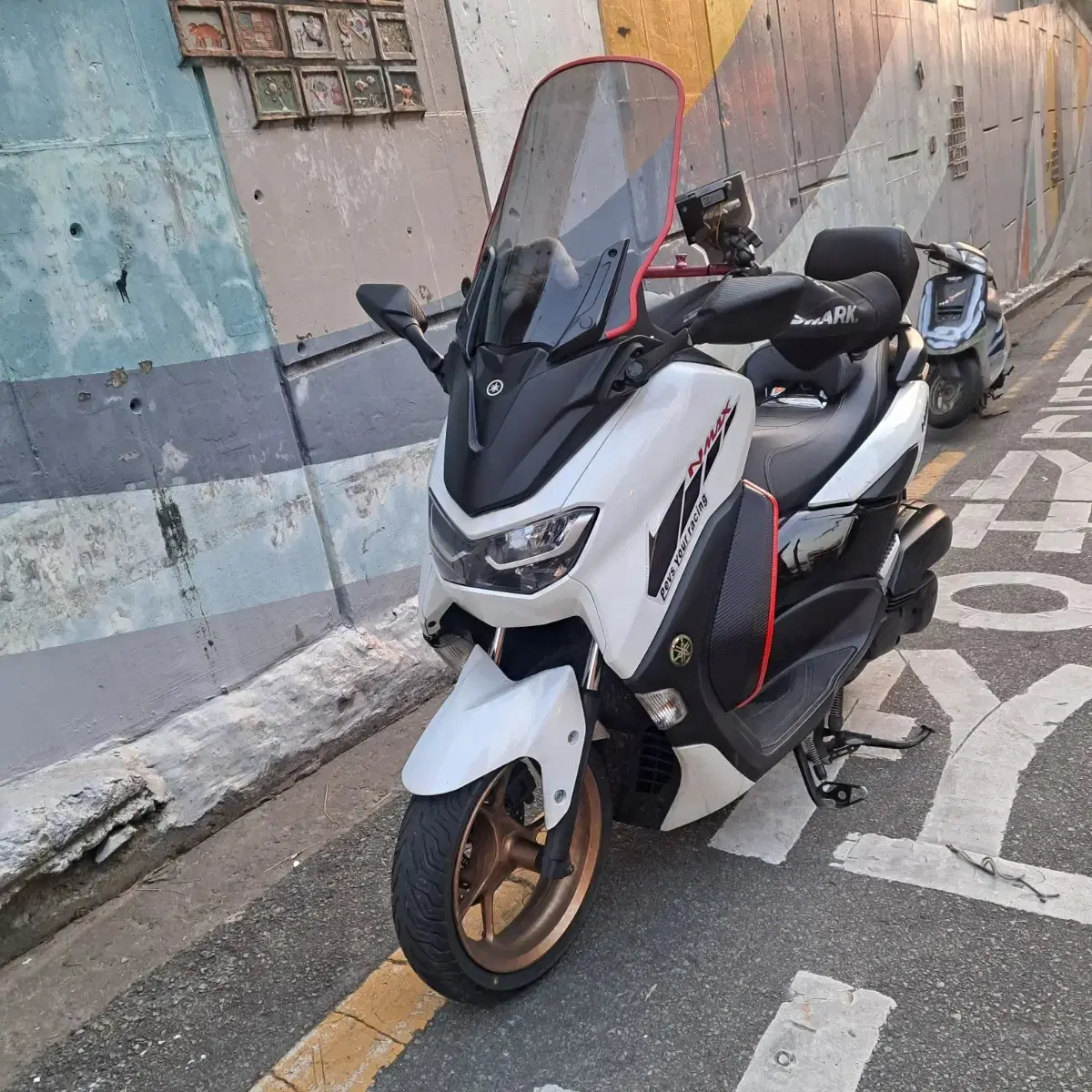 NMAX 125