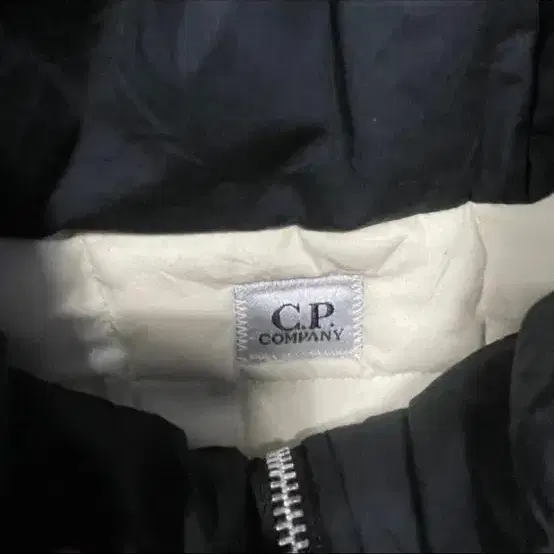 CP company 다운 점퍼