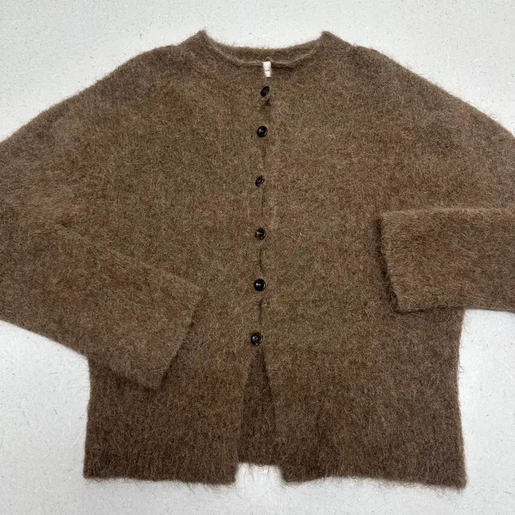 모이아 mock neck cardigan (brown)