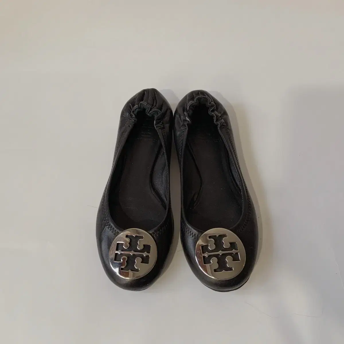 225 Tory Burch flat shoes