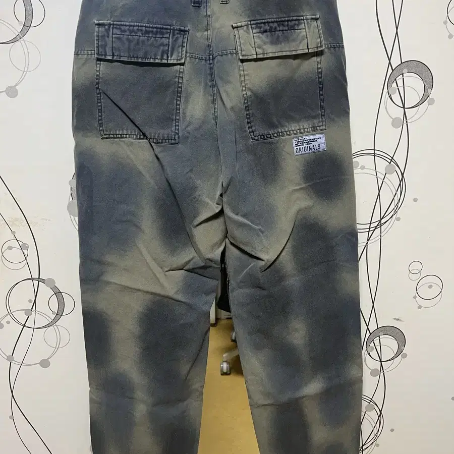 디네댓 spray painted fatique pant navy