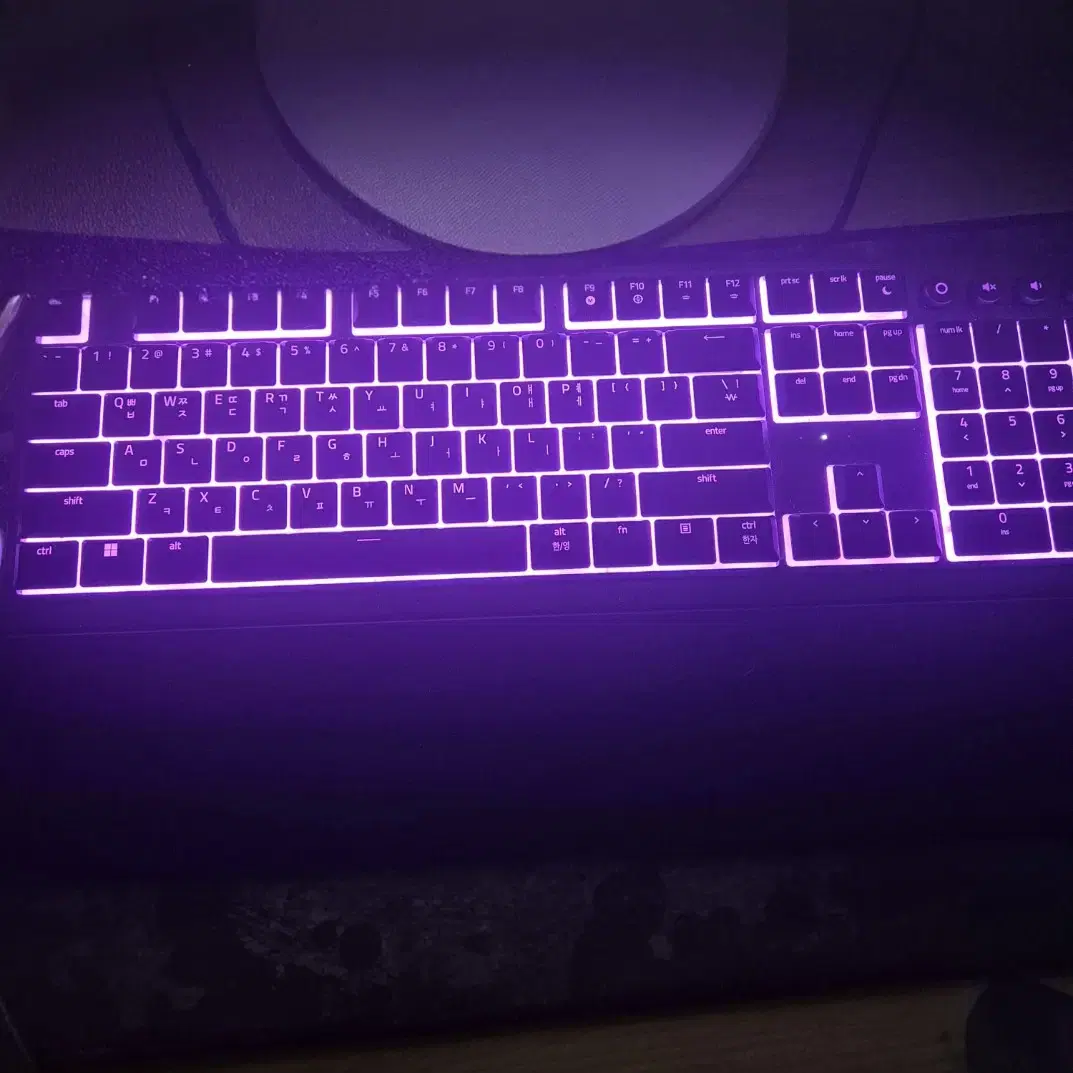 Razer Ornata V3 키보드 판매합니다